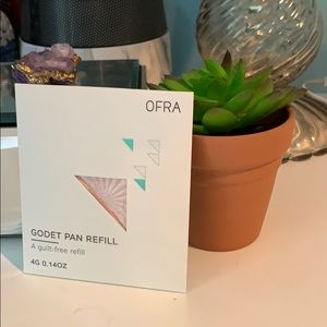 OFRA Cosmetics mini highlighter